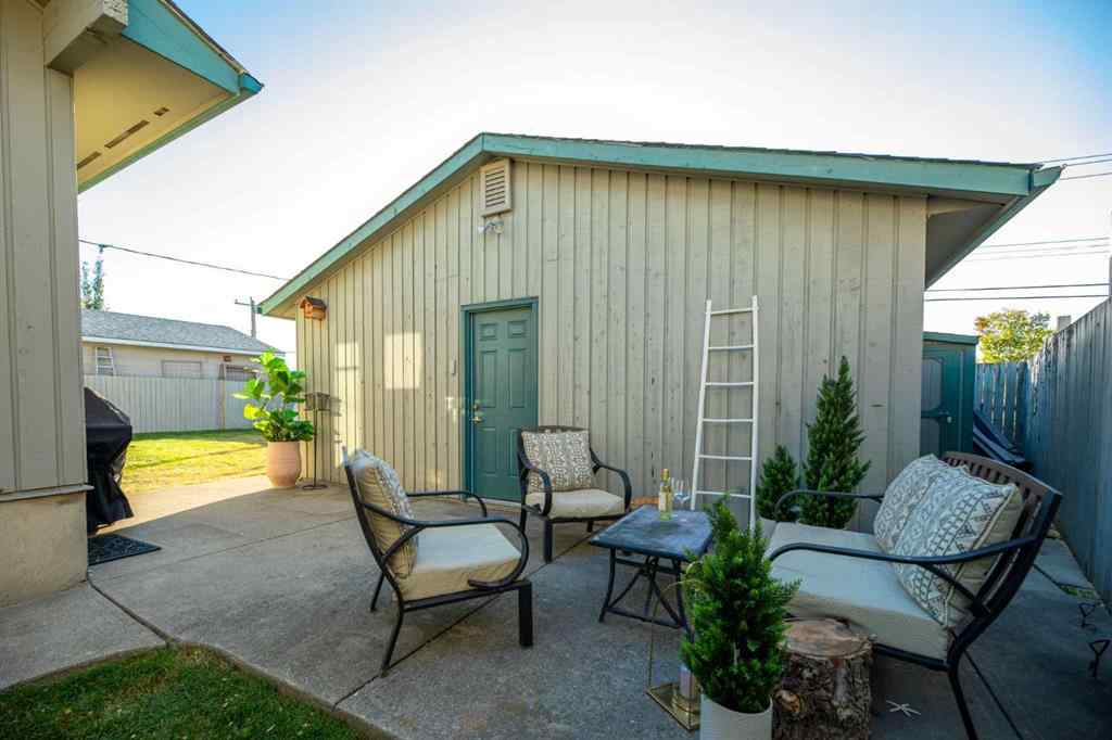 MLS® A2263546 - 12235 Lake Fraser Way SE in Lake Bonavista Calgary, Residential