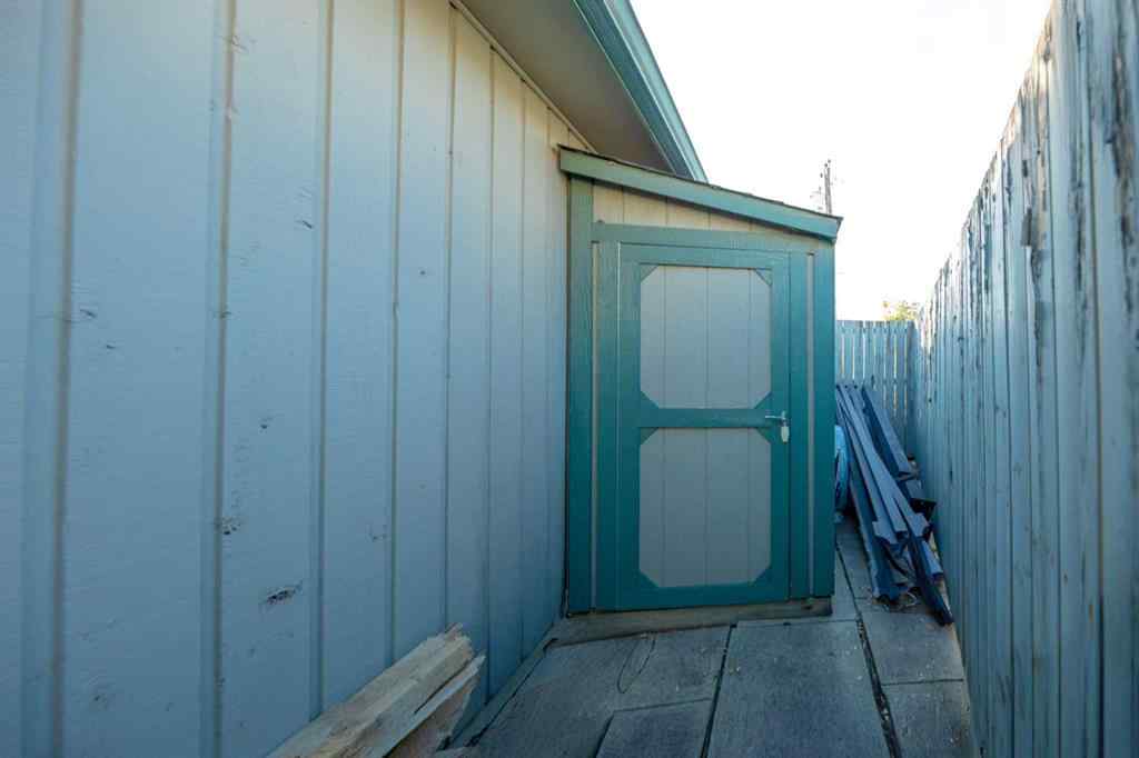 MLS® A2263546 - 12235 Lake Fraser Way SE in Lake Bonavista Calgary, Residential