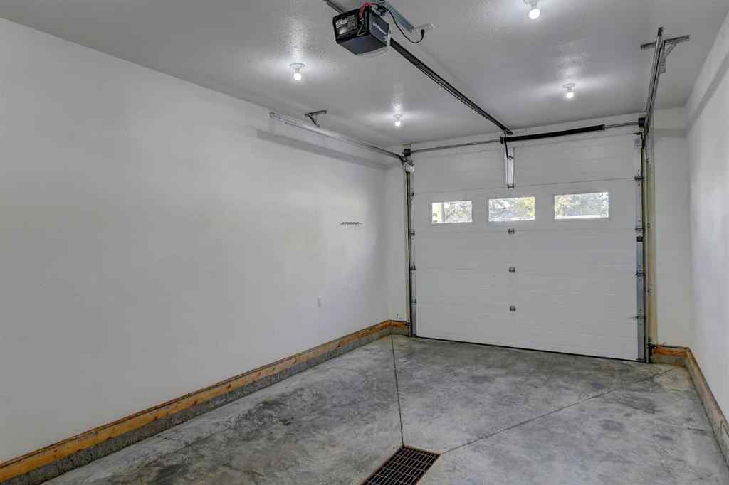 MLS® A2263559 - 9812 108 Avenue  in VLA Montrose Grande Prairie, Residential