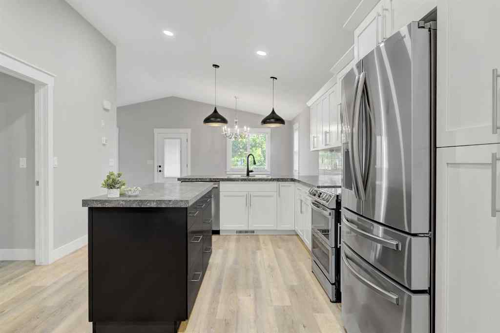 MLS® A2263559 - 9812 108 Avenue  in VLA Montrose Grande Prairie, Residential