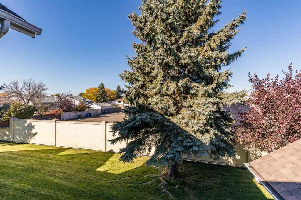 MLS® A2263564 - Unit #304 221 Cameron Road SE in Ross Glen Medicine Hat, Residential