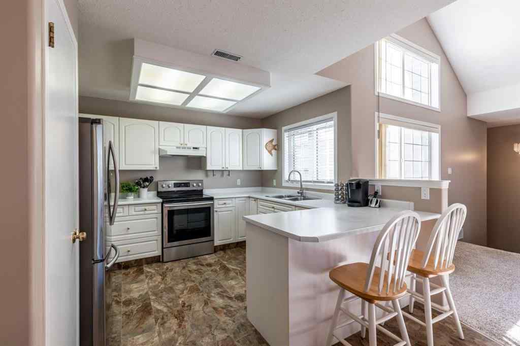 MLS® A2263564 - Unit #304 221 Cameron Road SE in Ross Glen Medicine Hat, Residential