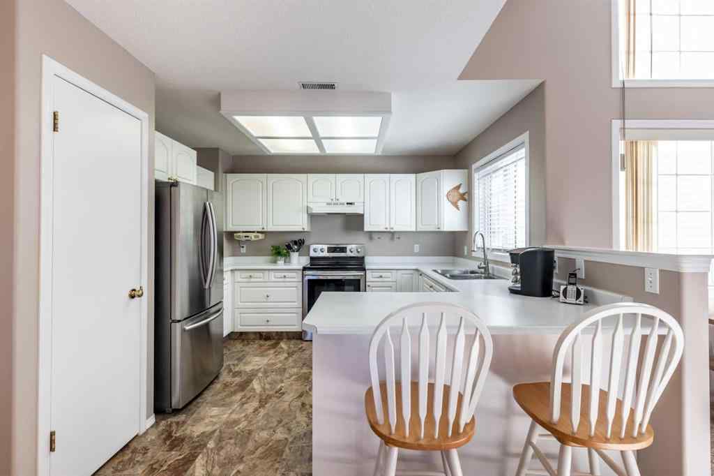 MLS® A2263564 - Unit #304 221 Cameron Road SE in Ross Glen Medicine Hat, Residential