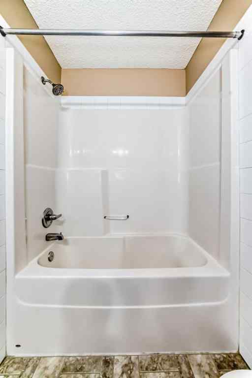 MLS® A2263565 - 50 Everridge Gardens SW in Evergreen Calgary, Residential