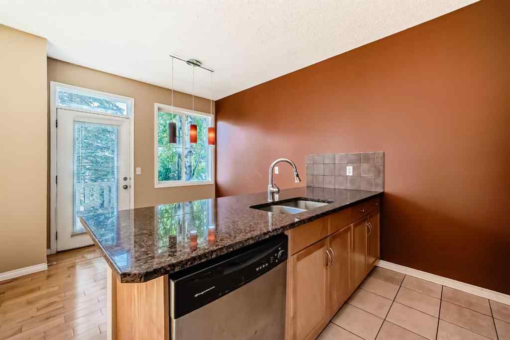 MLS® A2263565 - 50 Everridge Gardens SW in Evergreen Calgary, Residential
