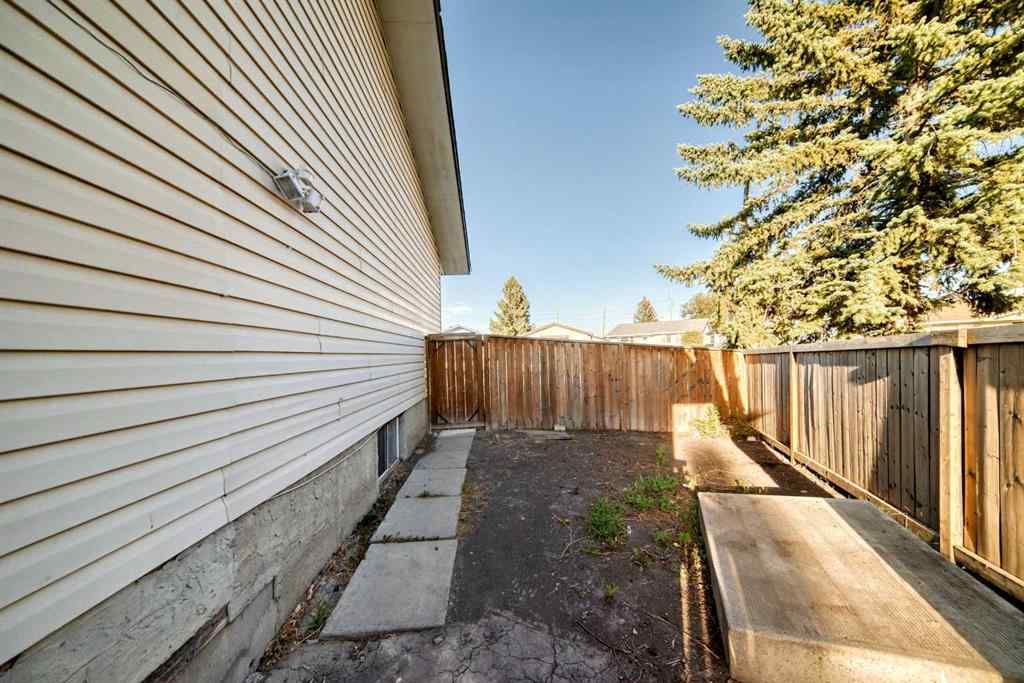 MLS® A2263570 - 199 Maitland Drive NE in Marlborough Park Calgary, Residential