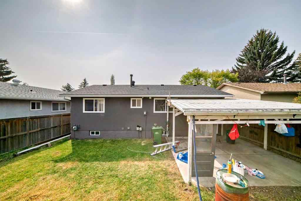 MLS® A2263574 - 176 Pinecliff Way NE in Pineridge Calgary, Residential