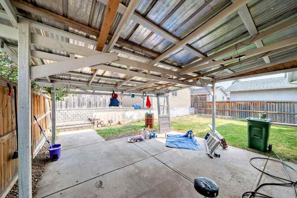 MLS® A2263574 - 176 Pinecliff Way NE in Pineridge Calgary, Residential