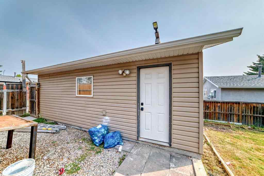 MLS® A2263574 - 176 Pinecliff Way NE in Pineridge Calgary, Residential