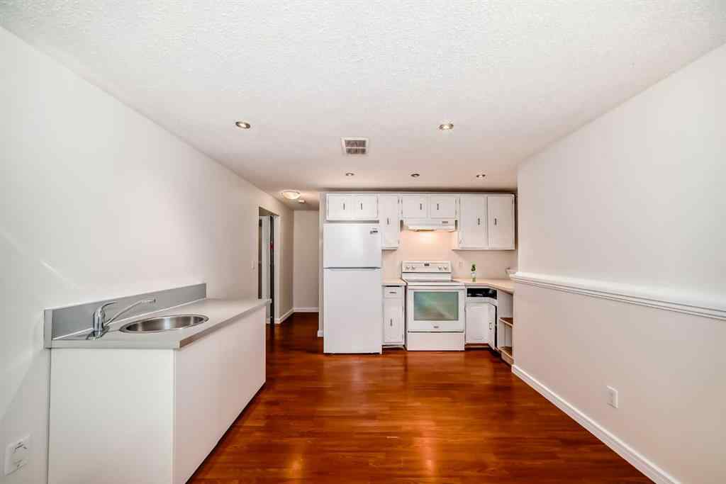 MLS® A2263574 - 176 Pinecliff Way NE in Pineridge Calgary, Residential