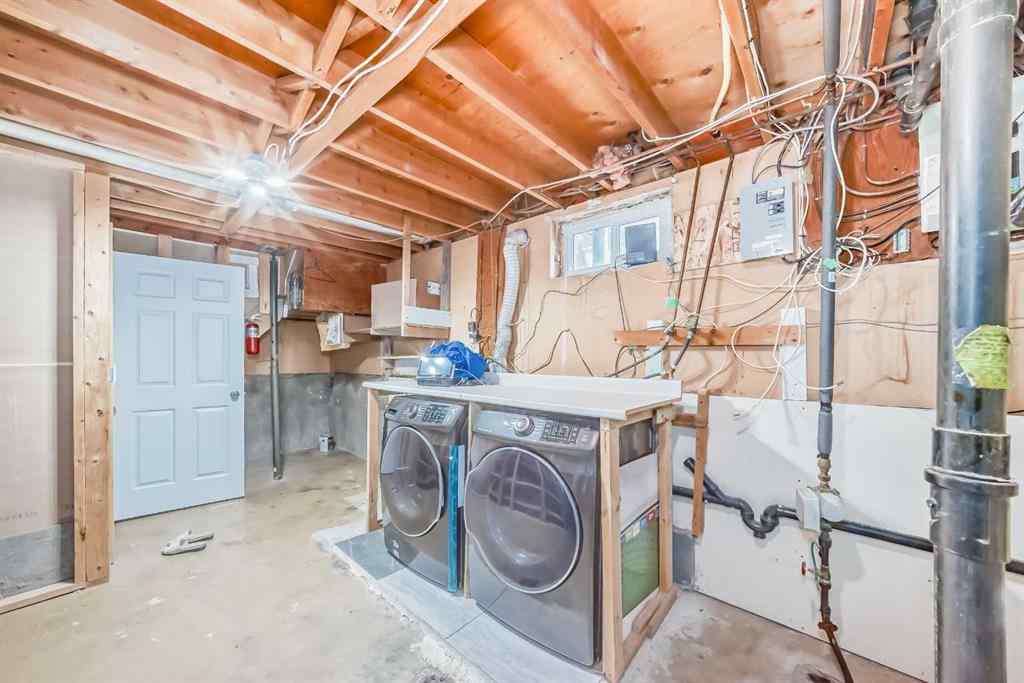 MLS® A2263574 - 176 Pinecliff Way NE in Pineridge Calgary, Residential