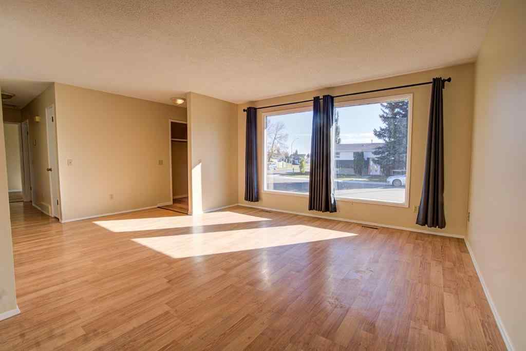 MLS® A2263575 - 22 Westrose Avenue  in NONE Claresholm, Residential