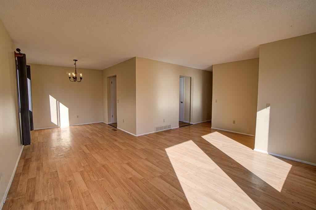 MLS® A2263575 - 22 Westrose Avenue  in NONE Claresholm, Residential