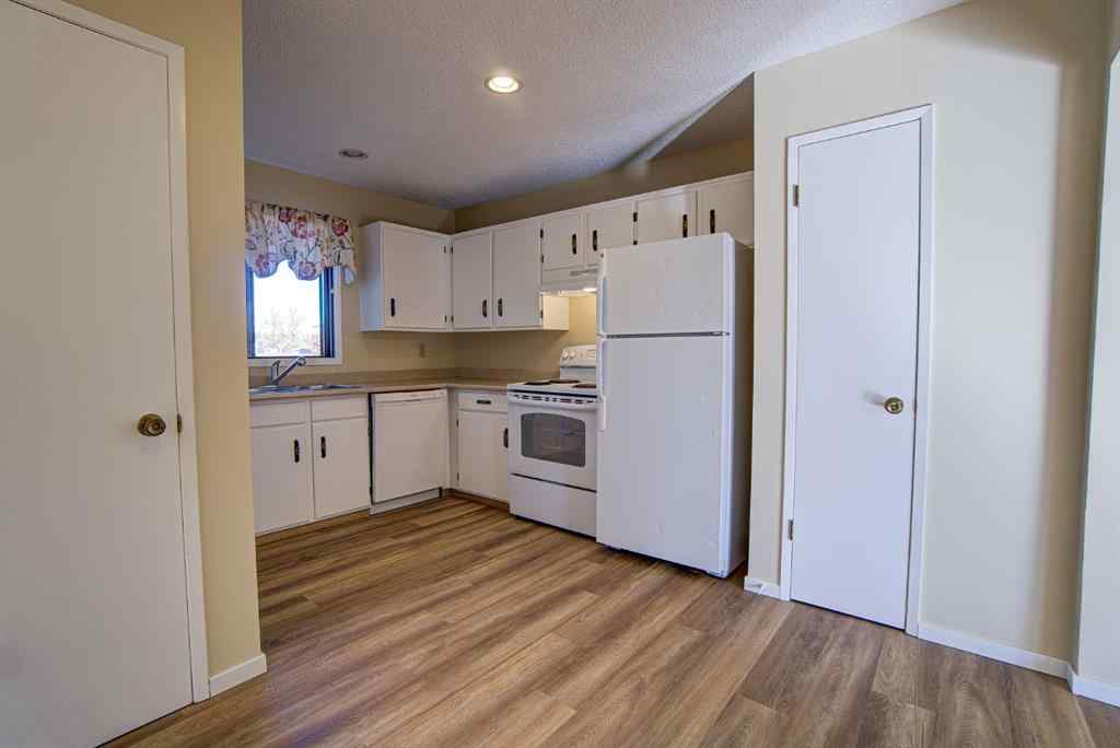 MLS® A2263575 - 22 Westrose Avenue  in NONE Claresholm, Residential