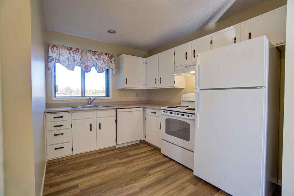 MLS® A2263575 - 22 Westrose Avenue  in NONE Claresholm, Residential