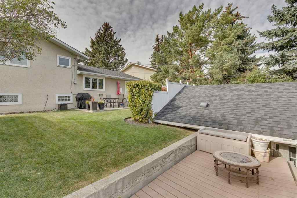 MLS® A2263577 - 5016 Norris Road NW in North Haven Calgary, Residential