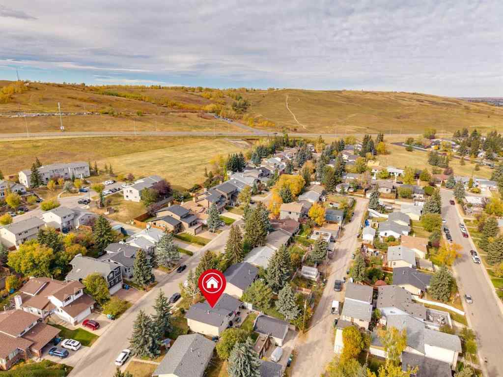 MLS® A2263577 - 5016 Norris Road NW in North Haven Calgary, Residential