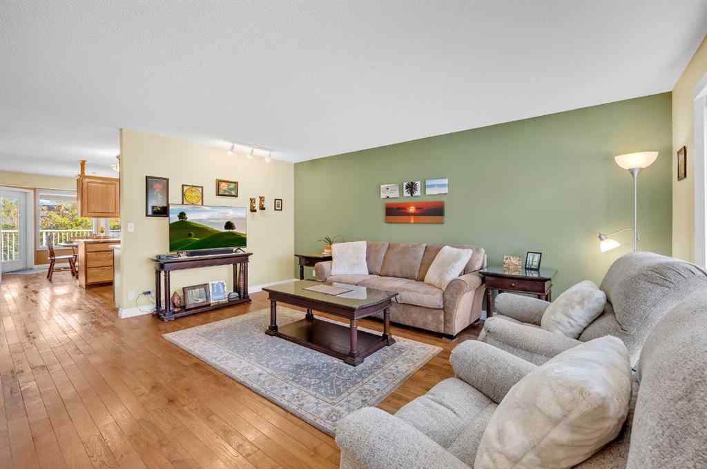 MLS® A2263593 - 32 Rideau Close SW in Ridgegate Airdrie, Residential