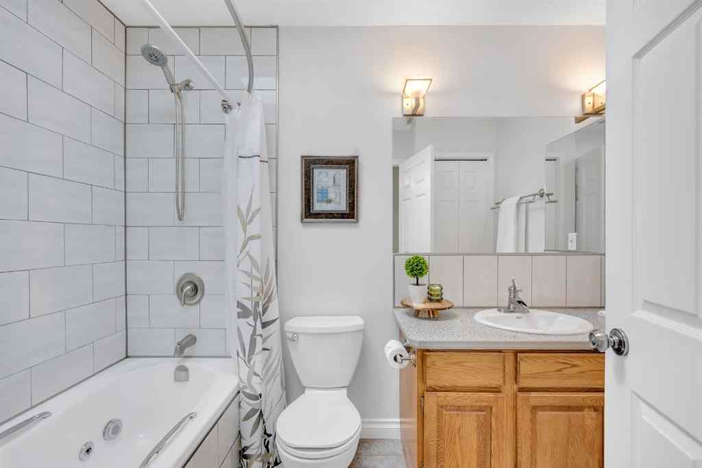 MLS® A2263593 - 32 Rideau Close SW in Ridgegate Airdrie, Residential