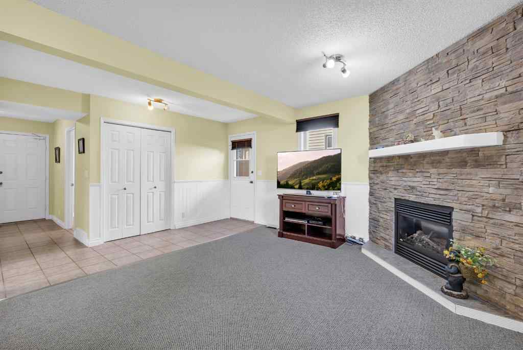 MLS® A2263593 - 32 Rideau Close SW in Ridgegate Airdrie, Residential