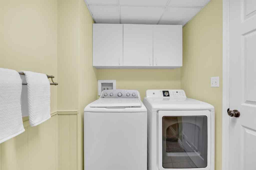 MLS® A2263593 - 32 Rideau Close SW in Ridgegate Airdrie, Residential