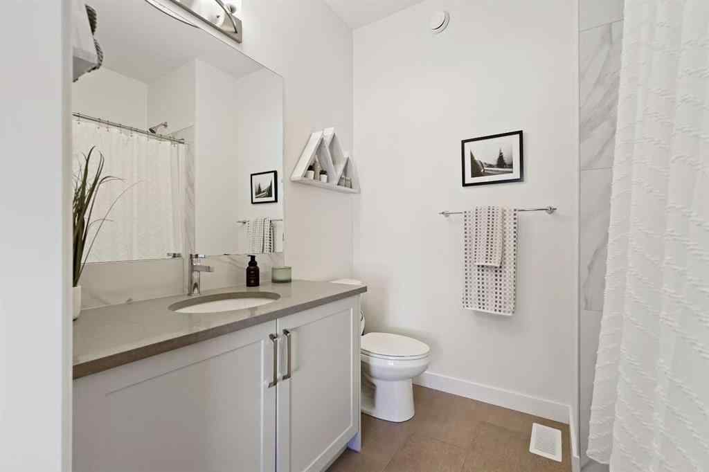 MLS® A2263601 - 119 Les Jardins Park SE in Douglasdale/Glen Calgary, Residential