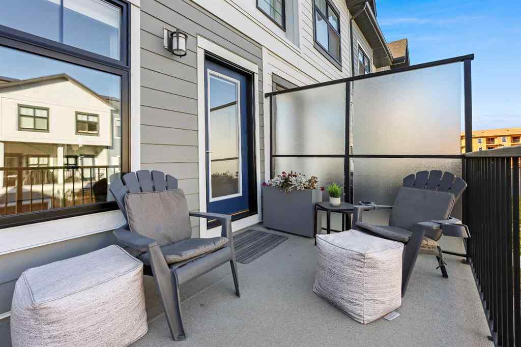 MLS® A2263601 - 119 Les Jardins Park SE in Douglasdale/Glen Calgary, Residential