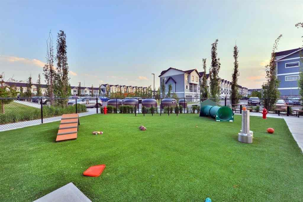 MLS® A2263601 - 119 Les Jardins Park SE in Douglasdale/Glen Calgary, Residential