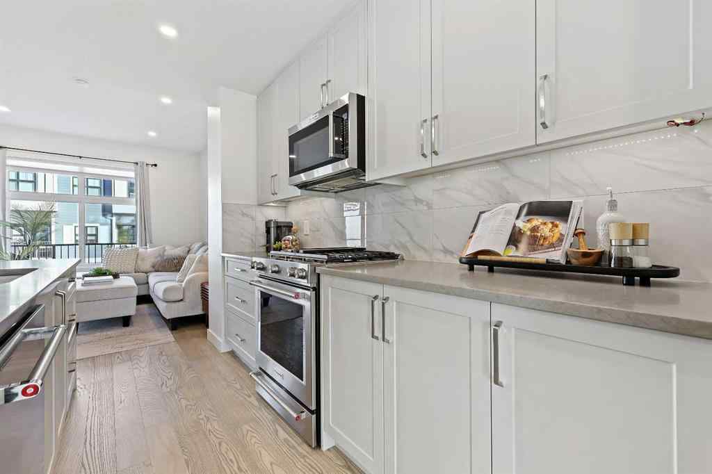 MLS® A2263601 - 119 Les Jardins Park SE in Douglasdale/Glen Calgary, Residential