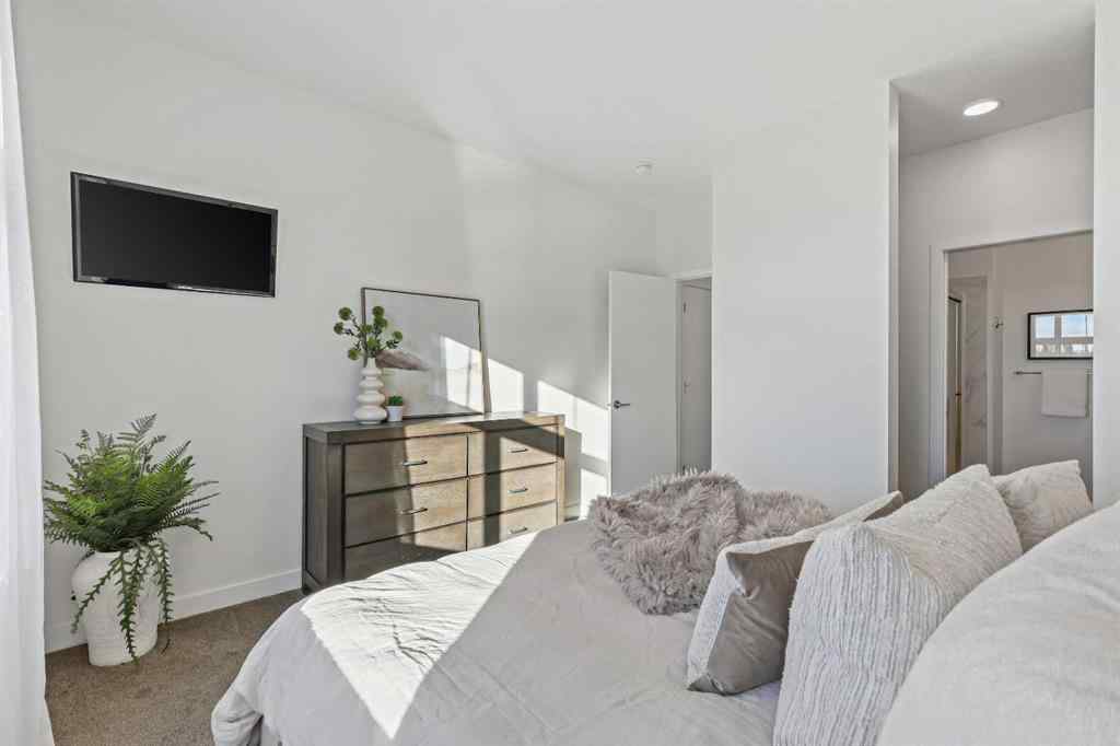 MLS® A2263601 - 119 Les Jardins Park SE in Douglasdale/Glen Calgary, Residential