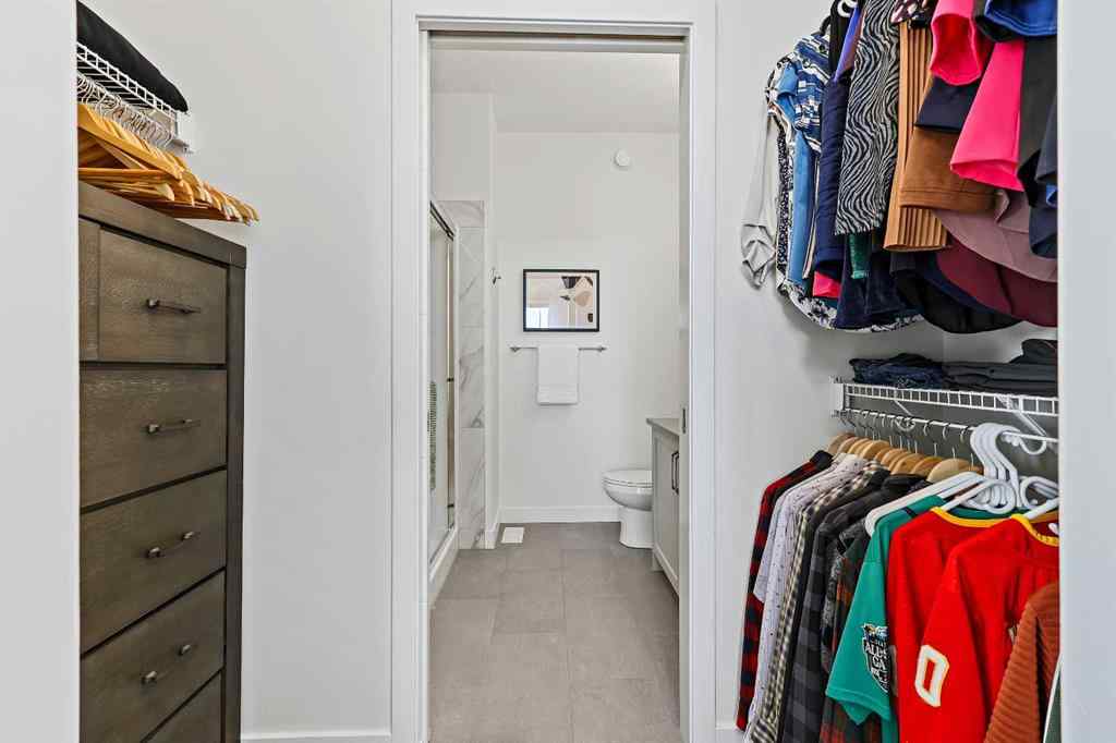 MLS® A2263601 - 119 Les Jardins Park SE in Douglasdale/Glen Calgary, Residential