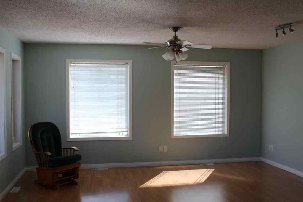 MLS® A2263605 - 503 5th Avenue  NE in NONE Manning, Residential