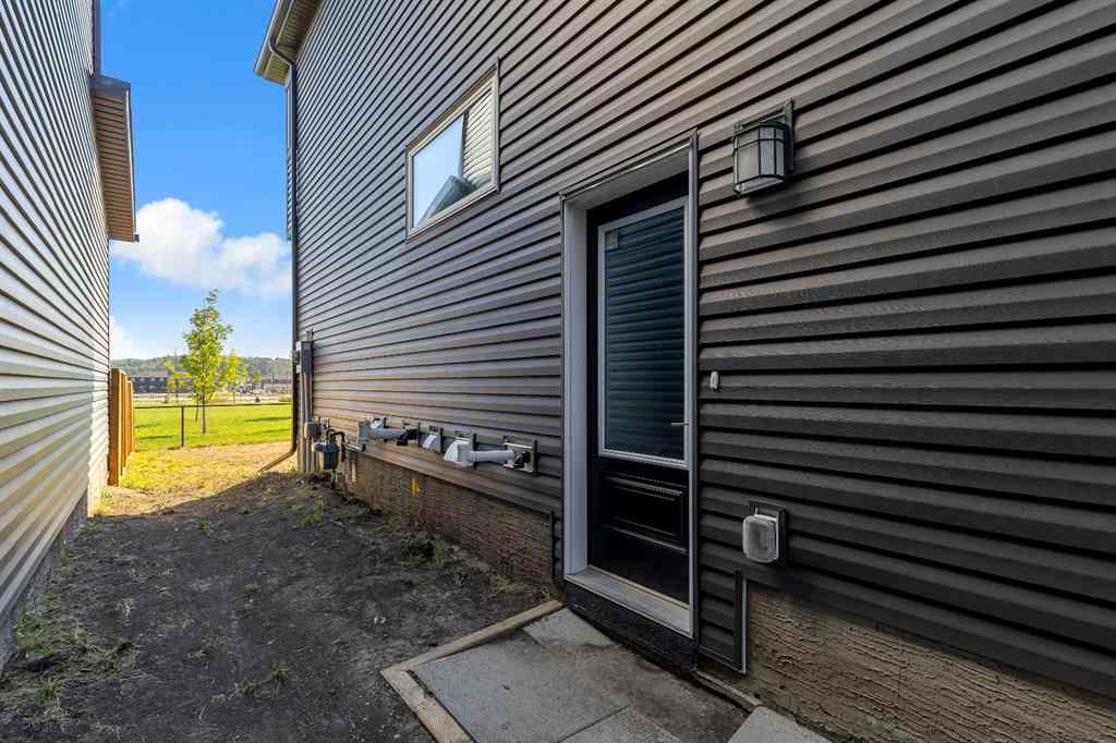 MLS® A2263620 - 211 Creekstone Row SW in Pine Creek Calgary, Residential