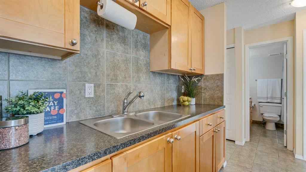 MLS® A2263625 - Unit #204 1836 12 Avenue SW in Sunalta Calgary, Residential