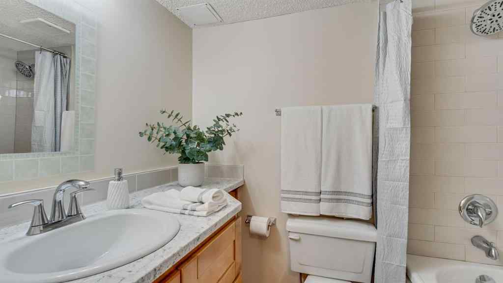 MLS® A2263625 - Unit #204 1836 12 Avenue SW in Sunalta Calgary, Residential