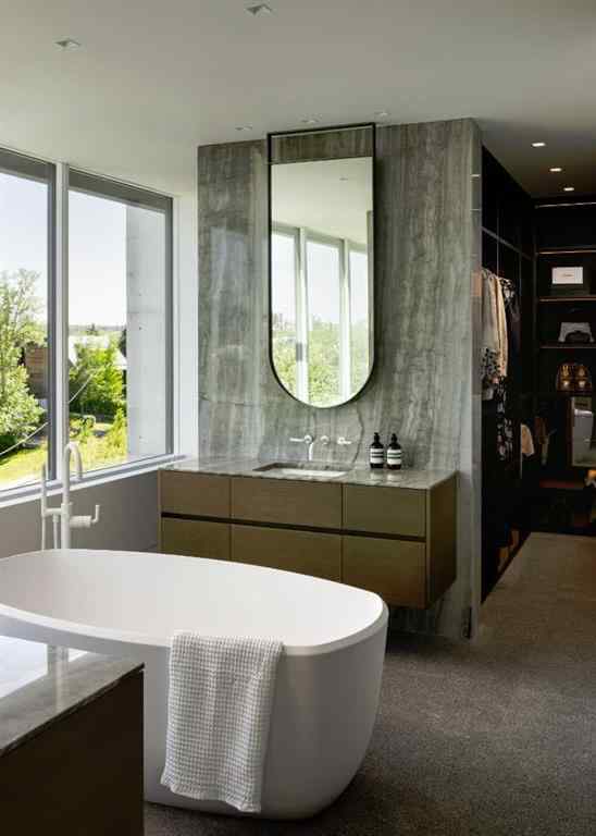 MLS® A2263635 - 1815 11 Avenue NW in Hounsfield Heights/Briar Hill Calgary, Residential