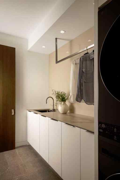 MLS® A2263635 - 1815 11 Avenue NW in Hounsfield Heights/Briar Hill Calgary, Residential