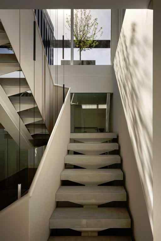 MLS® A2263635 - 1815 11 Avenue NW in Hounsfield Heights/Briar Hill Calgary, Residential