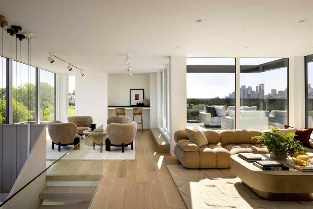 MLS® A2263635 - 1815 11 Avenue NW in Hounsfield Heights/Briar Hill Calgary, Residential