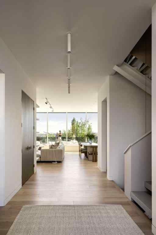 MLS® A2263635 - 1815 11 Avenue NW in Hounsfield Heights/Briar Hill Calgary, Residential