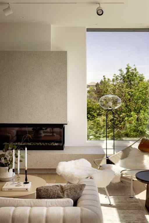 MLS® A2263635 - 1815 11 Avenue NW in Hounsfield Heights/Briar Hill Calgary, Residential