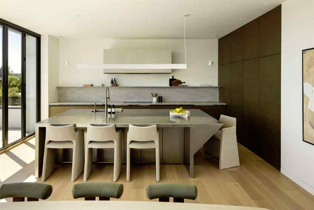 MLS® A2263635 - 1815 11 Avenue NW in Hounsfield Heights/Briar Hill Calgary, Residential