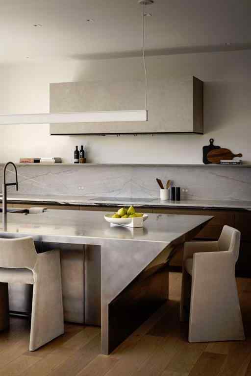 MLS® A2263635 - 1815 11 Avenue NW in Hounsfield Heights/Briar Hill Calgary, Residential