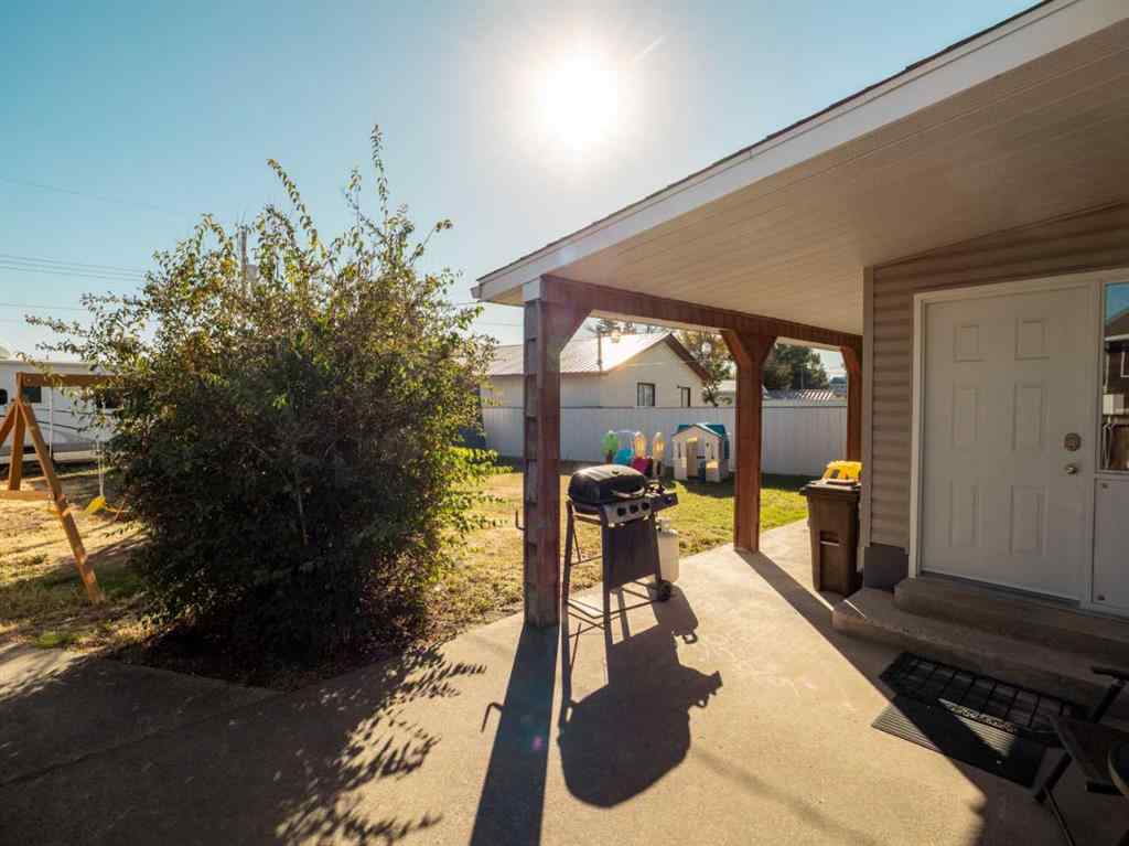 MLS® A2263636 - 6023 51 Street  in NONE Taber, Residential