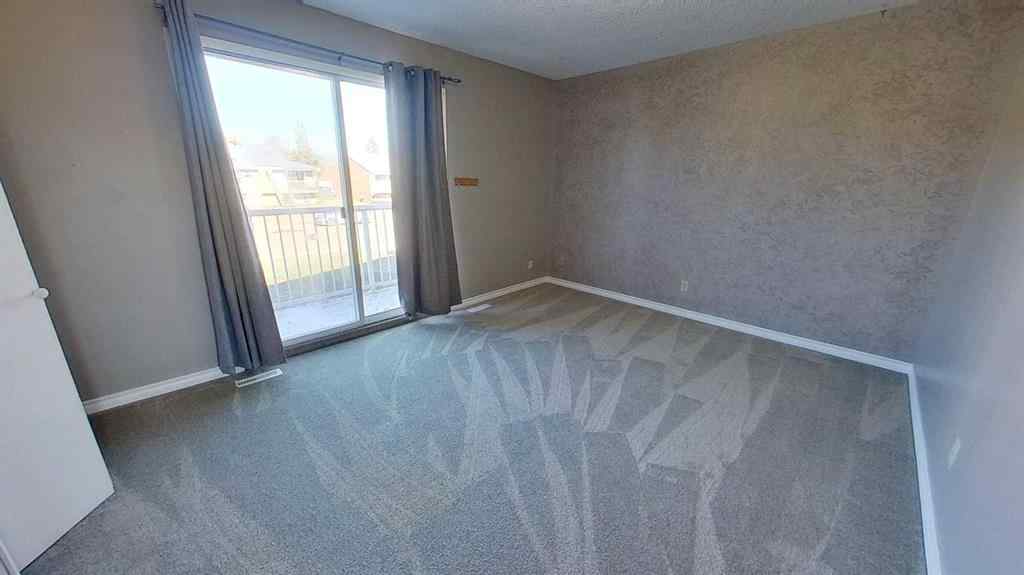 MLS® A2263638 - Unit #B 5915 45 Avenue  in Downtown Lacombe Lacombe, Residential