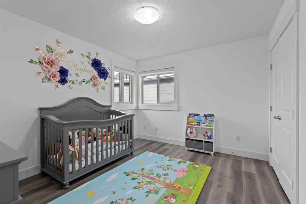 MLS® A2263648 - 332 kinniburgh Boulevard  in Kinniburgh North Chestermere, Residential