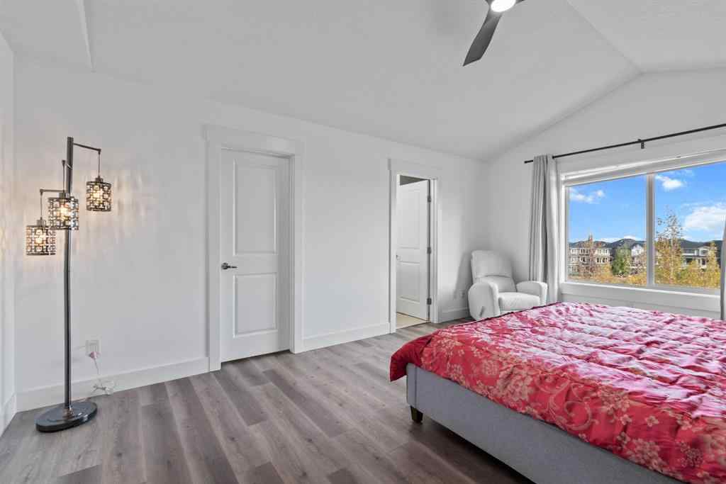 MLS® A2263648 - 332 kinniburgh Boulevard  in Kinniburgh North Chestermere, Residential