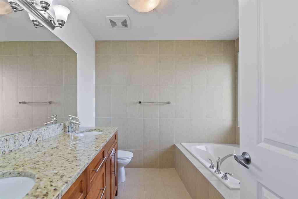 MLS® A2263648 - 332 kinniburgh Boulevard  in Kinniburgh North Chestermere, Residential