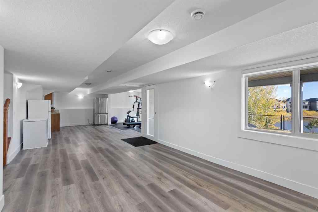 MLS® A2263648 - 332 kinniburgh Boulevard  in Kinniburgh North Chestermere, Residential