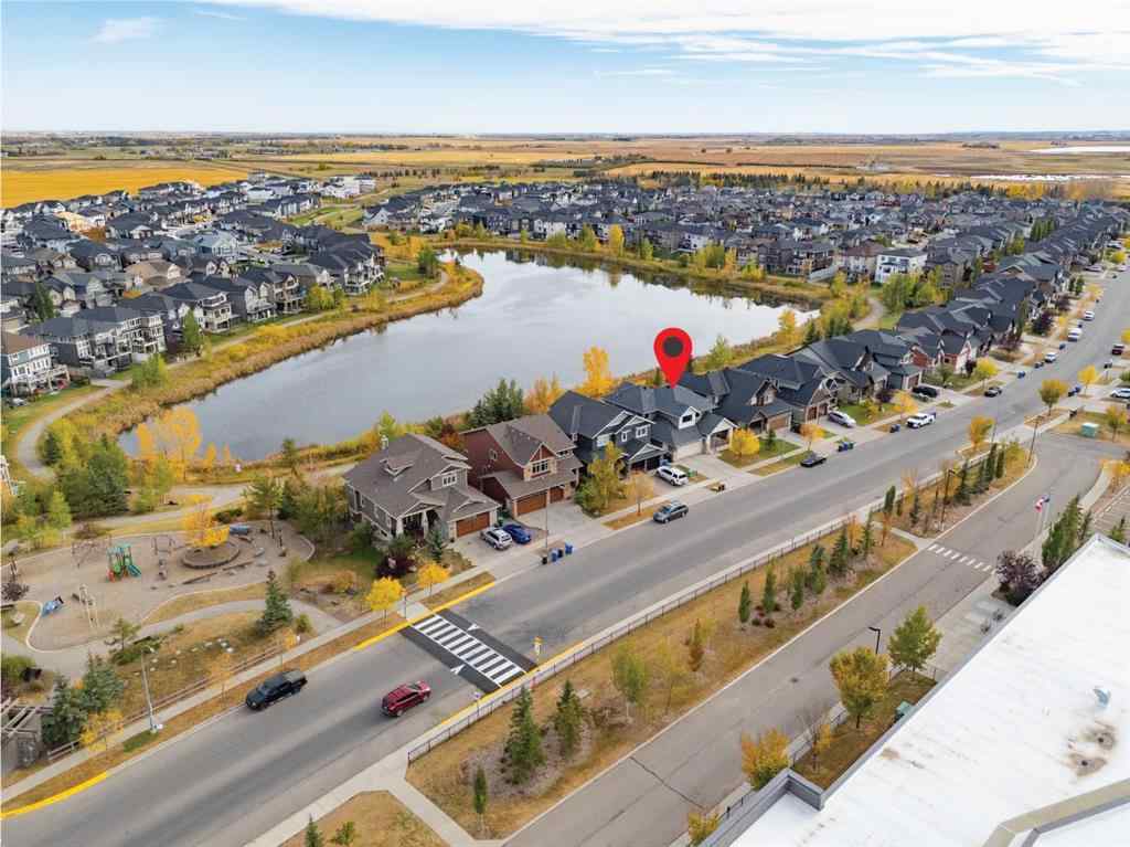 MLS® A2263648 - 332 kinniburgh Boulevard  in Kinniburgh North Chestermere, Residential